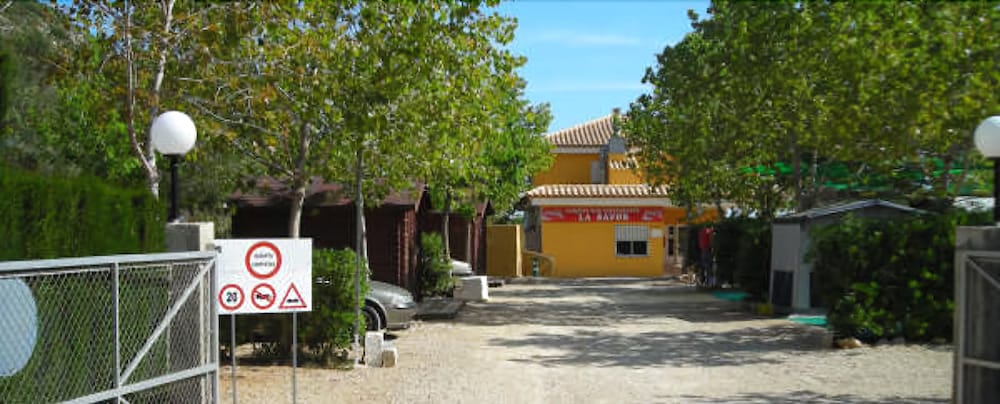 Cabanas y Bungalows La Falaguera