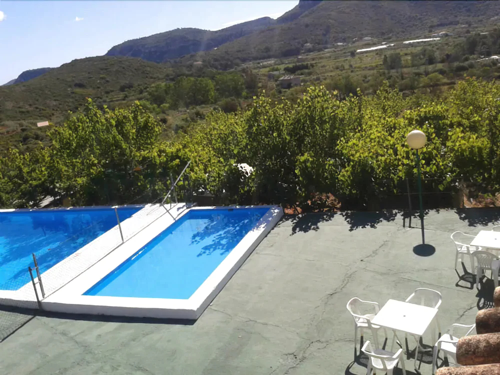 Cabanas y Bungalows La Falaguera