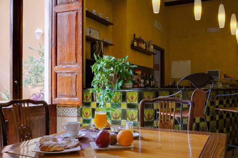 L'Agora Hotel