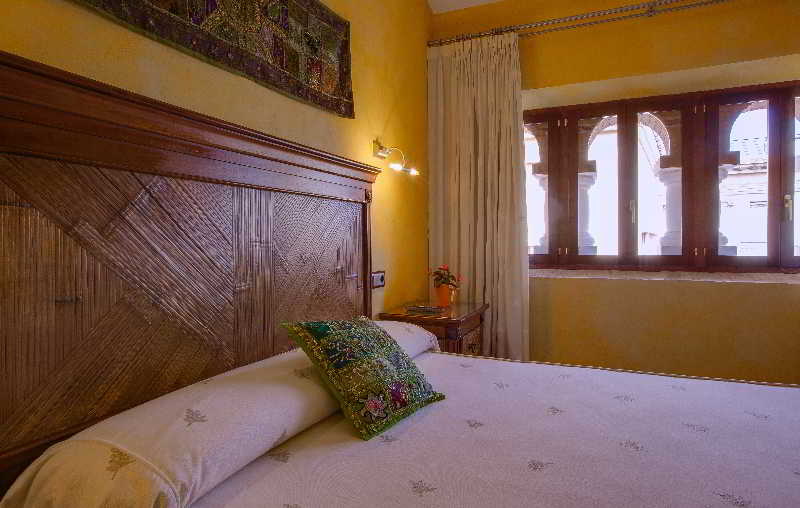 L'Agora Hotel