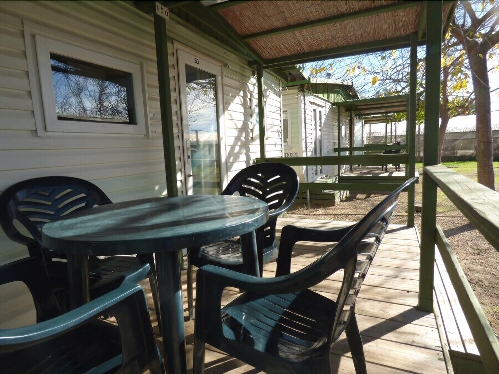 Camping y Bungalows Barraquetes