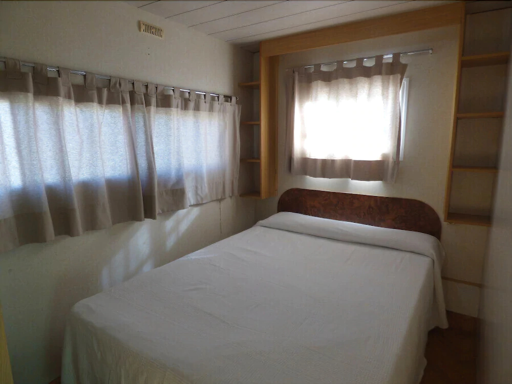 Camping y Bungalows Barraquetes