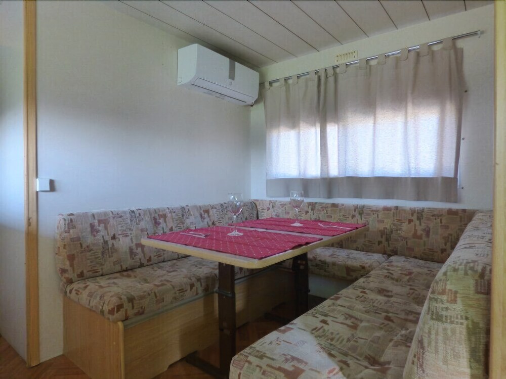 Camping y Bungalows Barraquetes