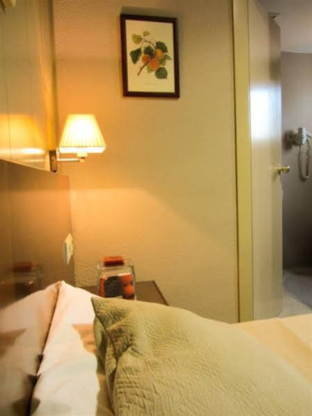 Hotel Avenida Requena