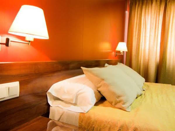 Hotel Avenida Requena