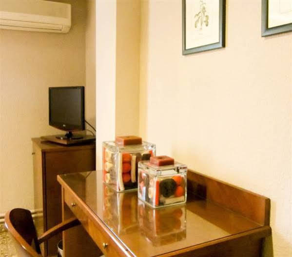 Hotel Avenida Requena