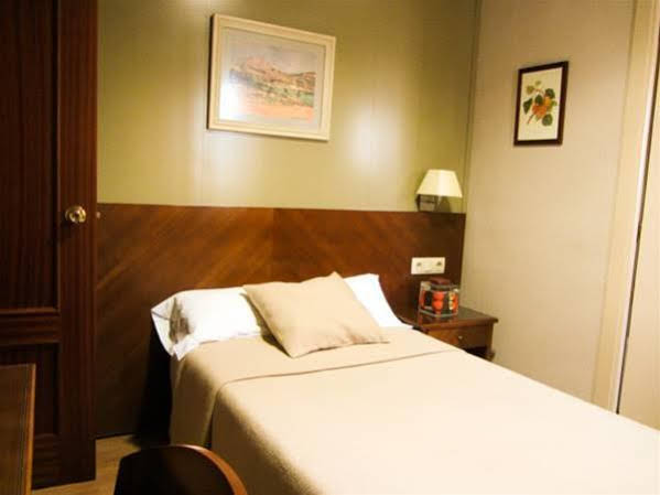 Hotel Avenida Requena