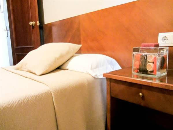 Hotel Avenida Requena