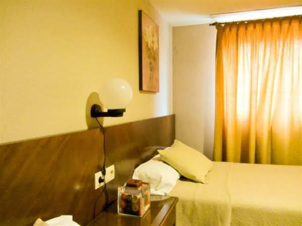 Hotel Avenida Requena