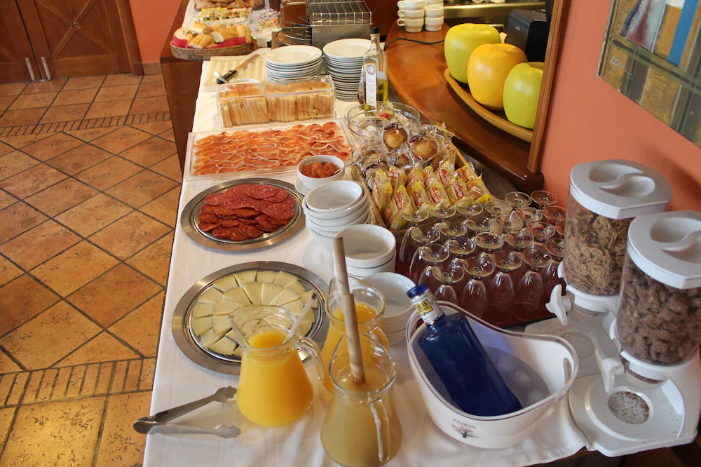 El Tollo Hotel