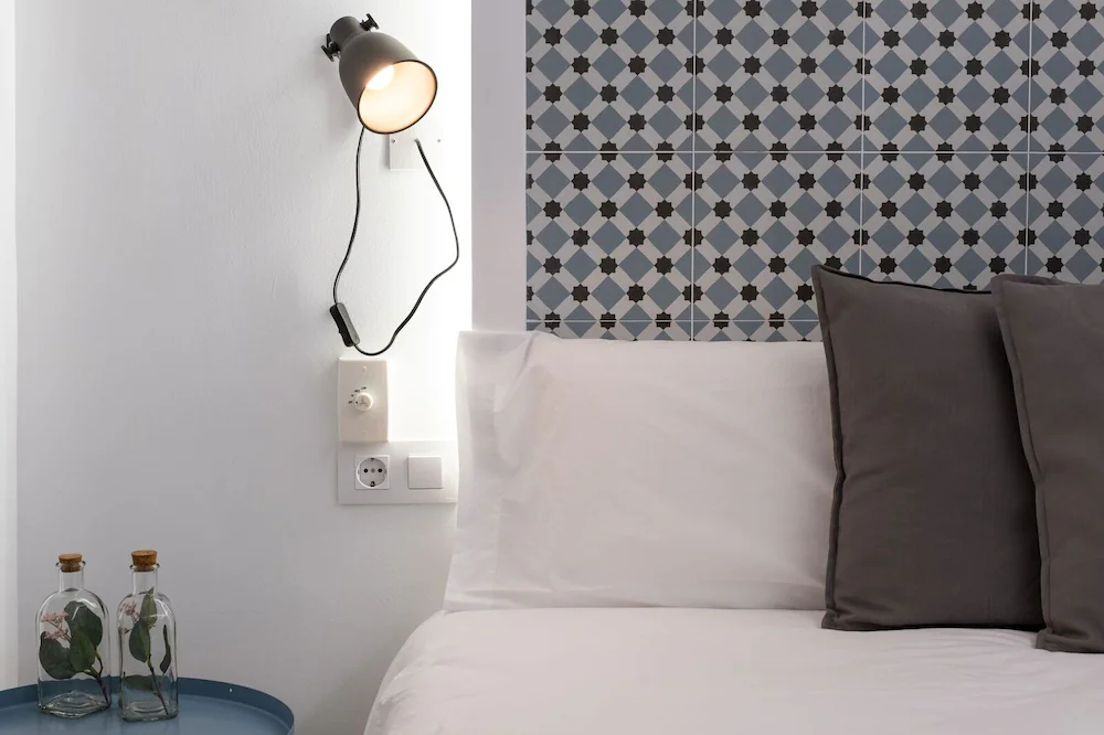 Gomez Rooms