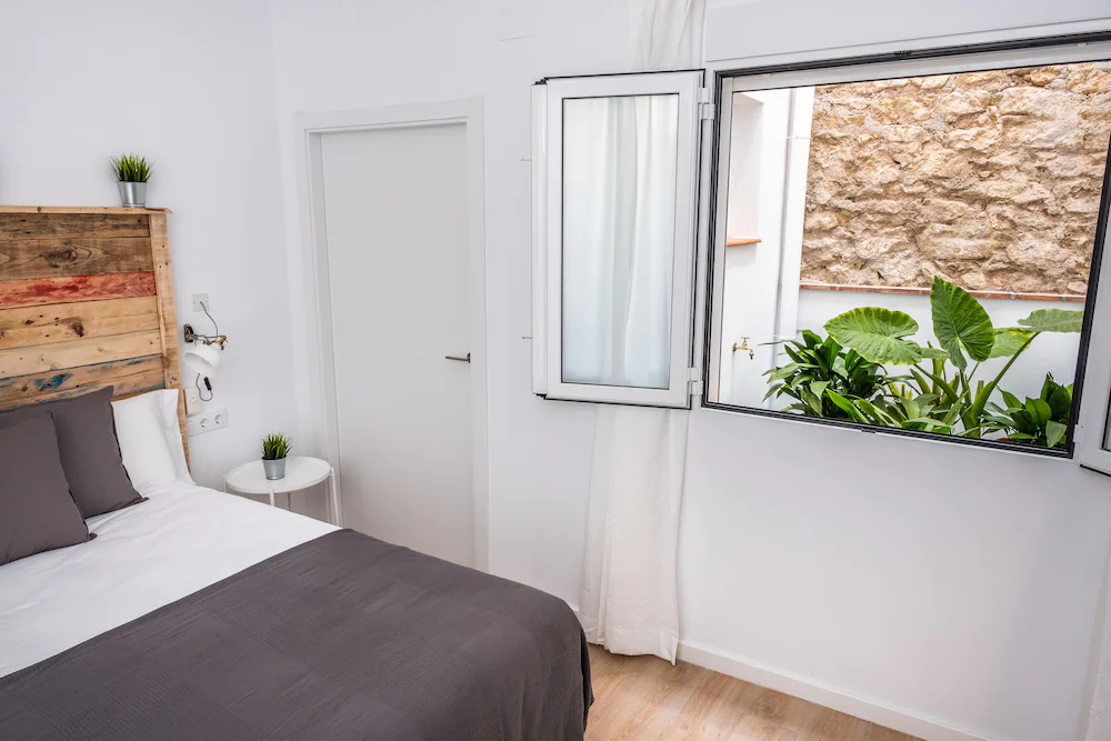 Gomez Rooms