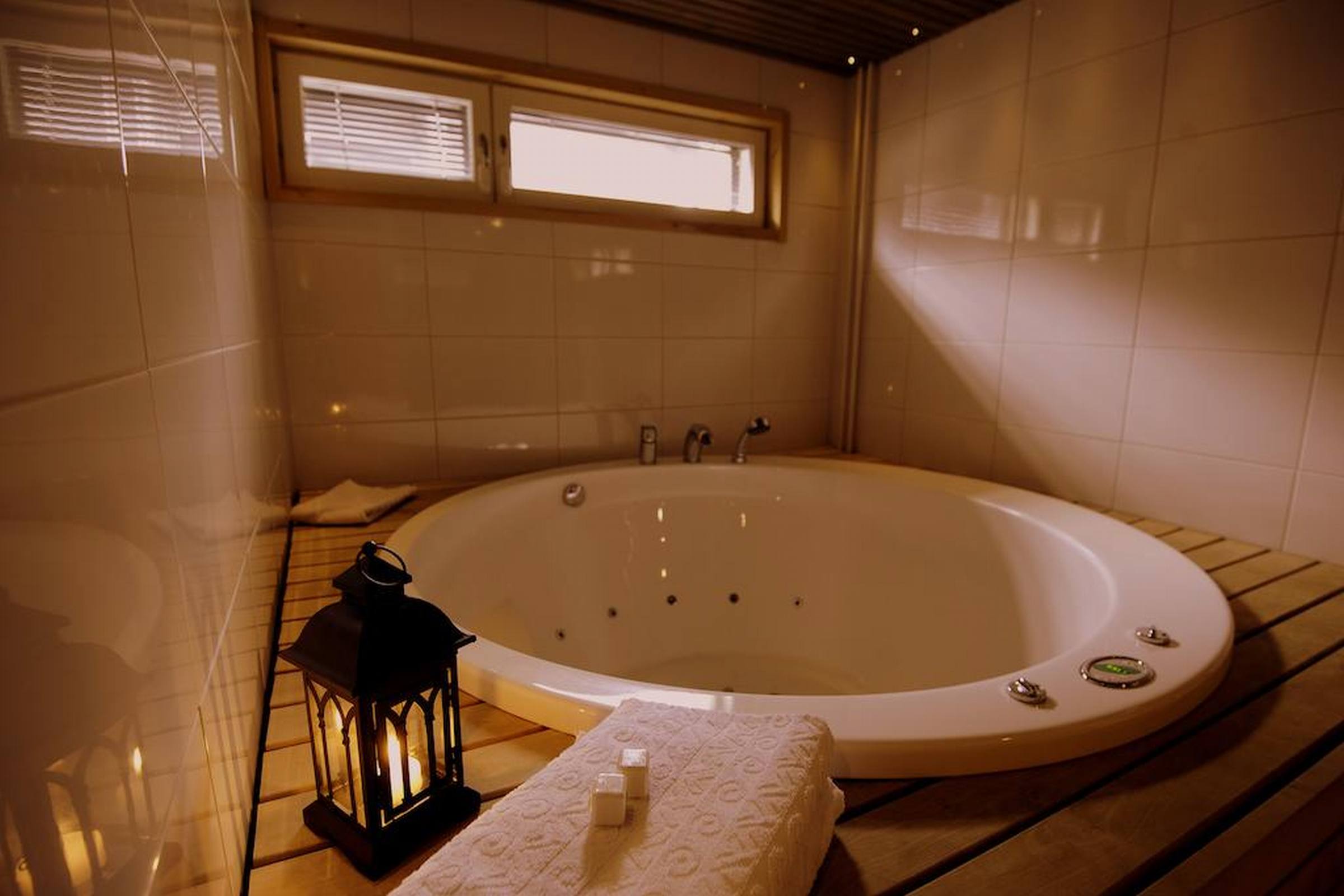 Levi Suites Unna Mànnu