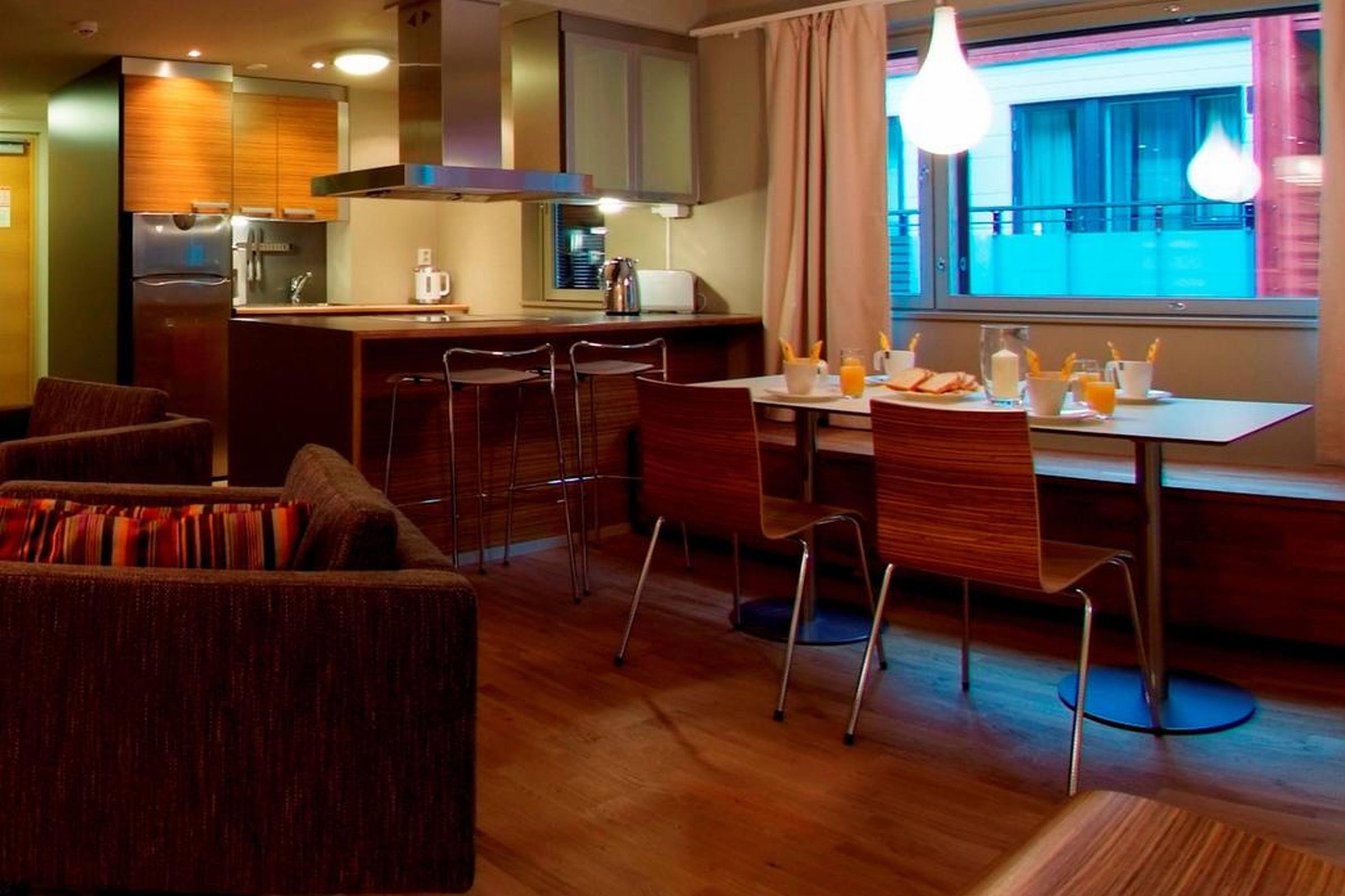 Levi Suites Unna Mànnu