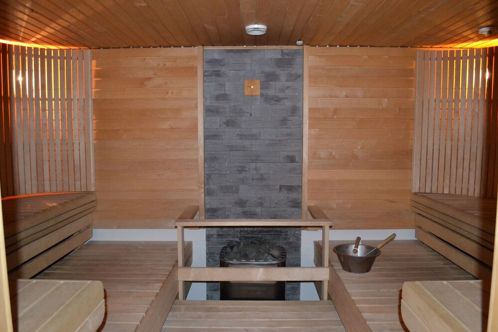 Aateli Lakeside Chalets