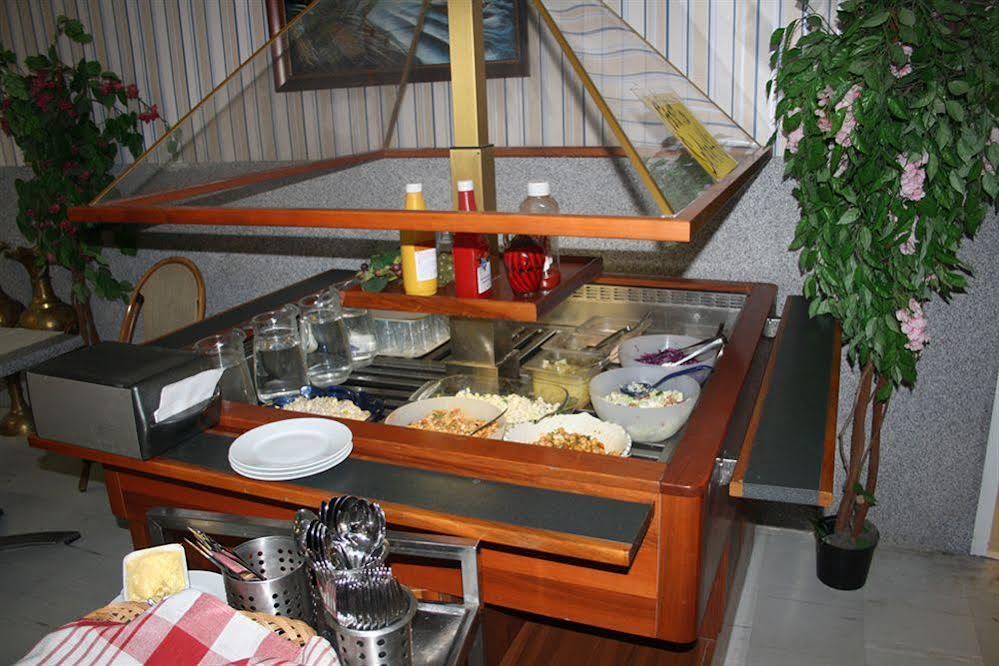 Arkadia Hotel & Café