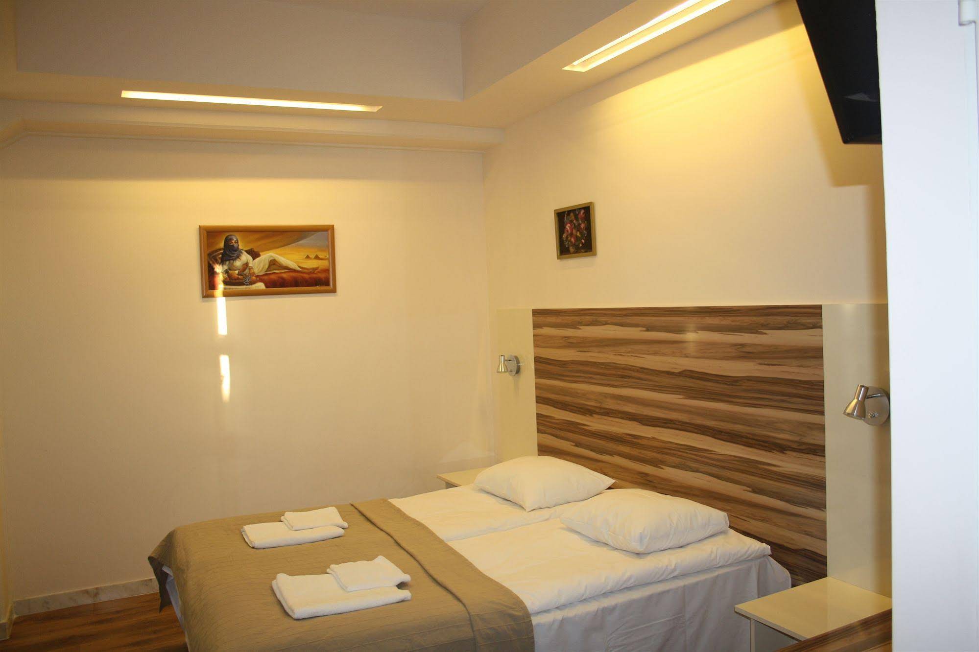 Arkadia Hotel & Café