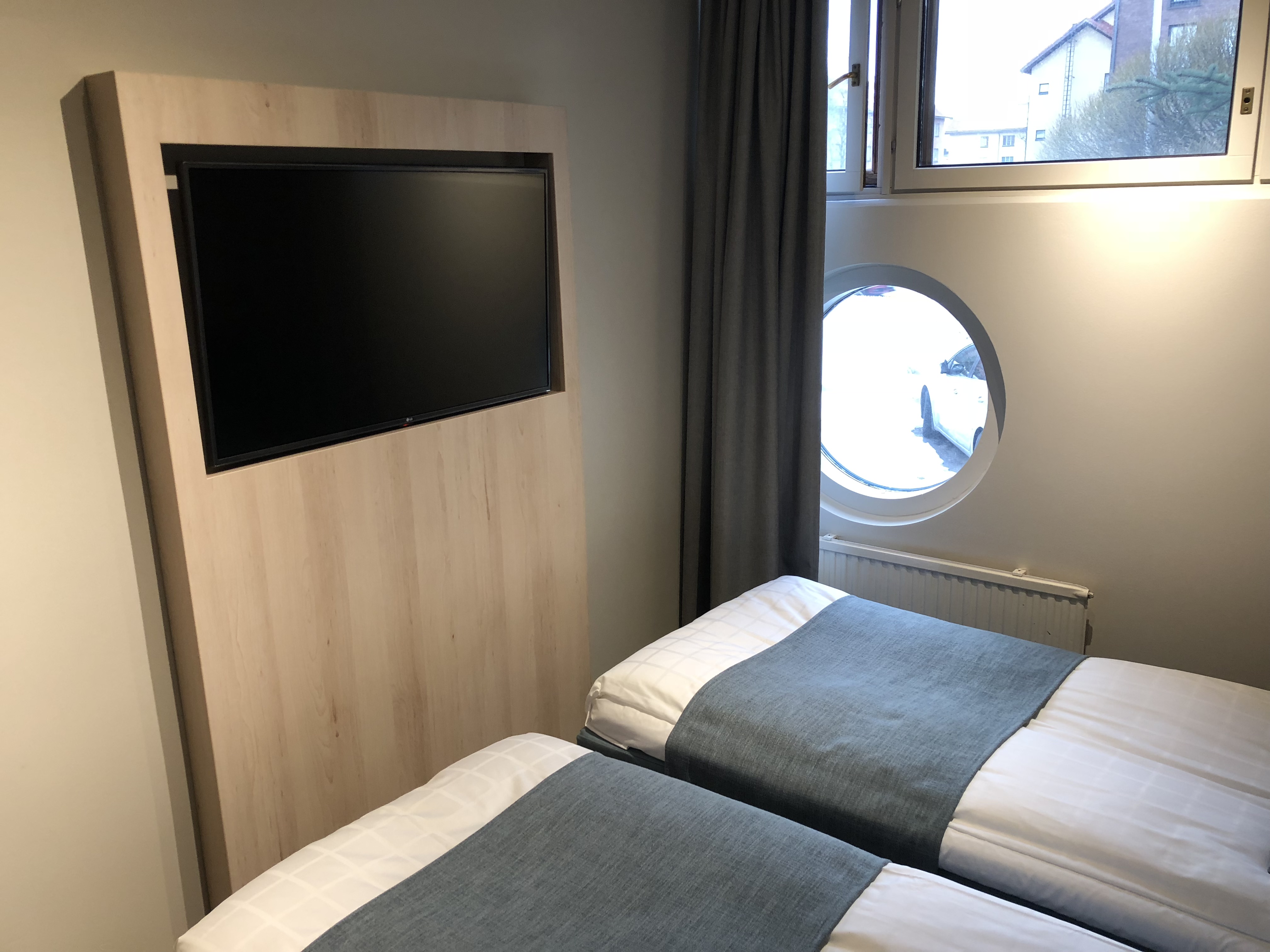 Pilot Airport Hotel