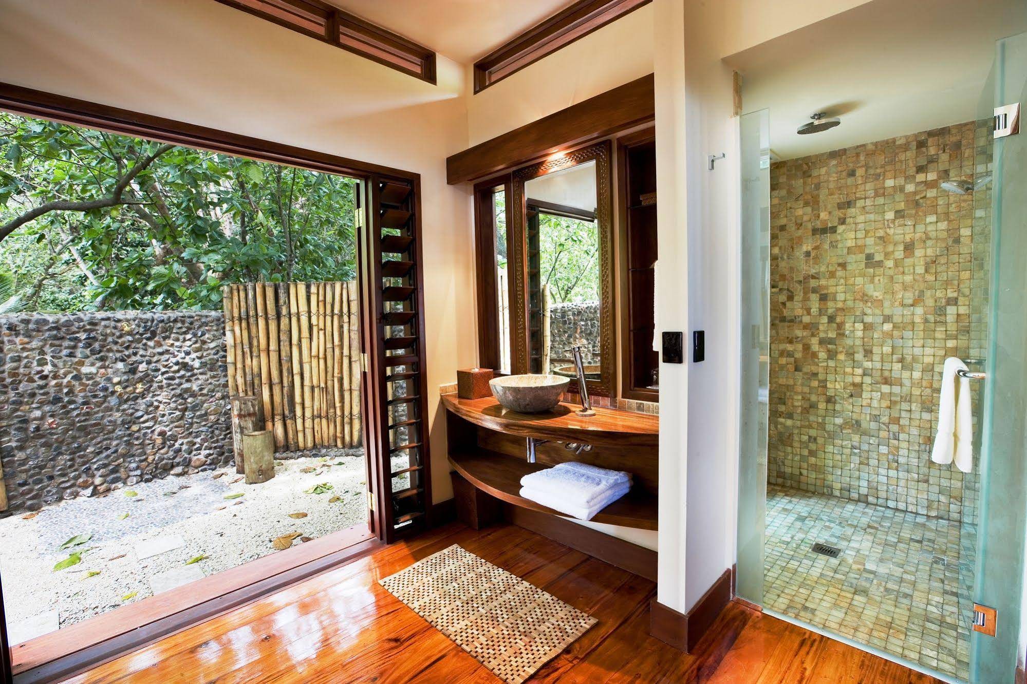 Likuliku Lagoon Resort