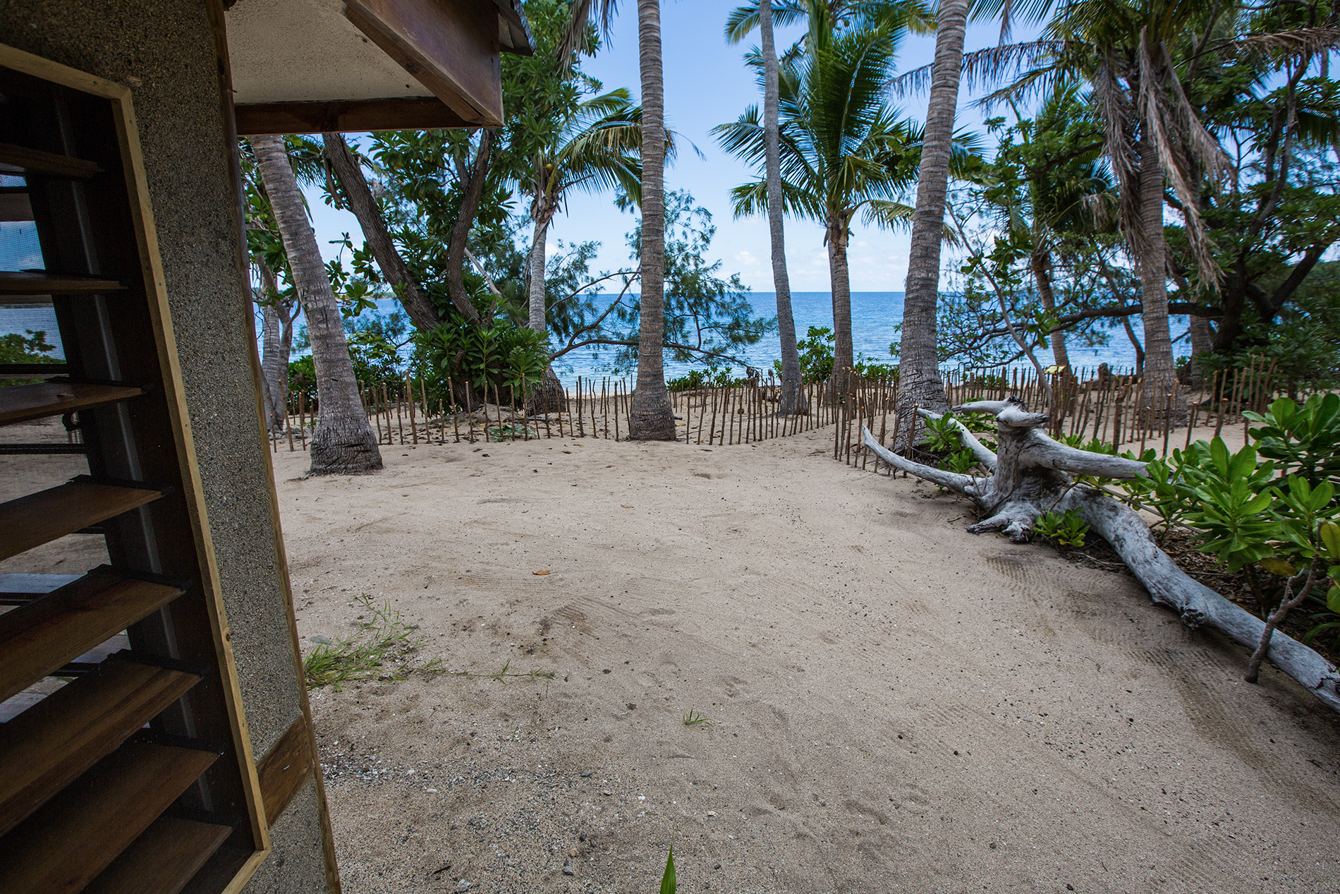 Barefoot Manta Island