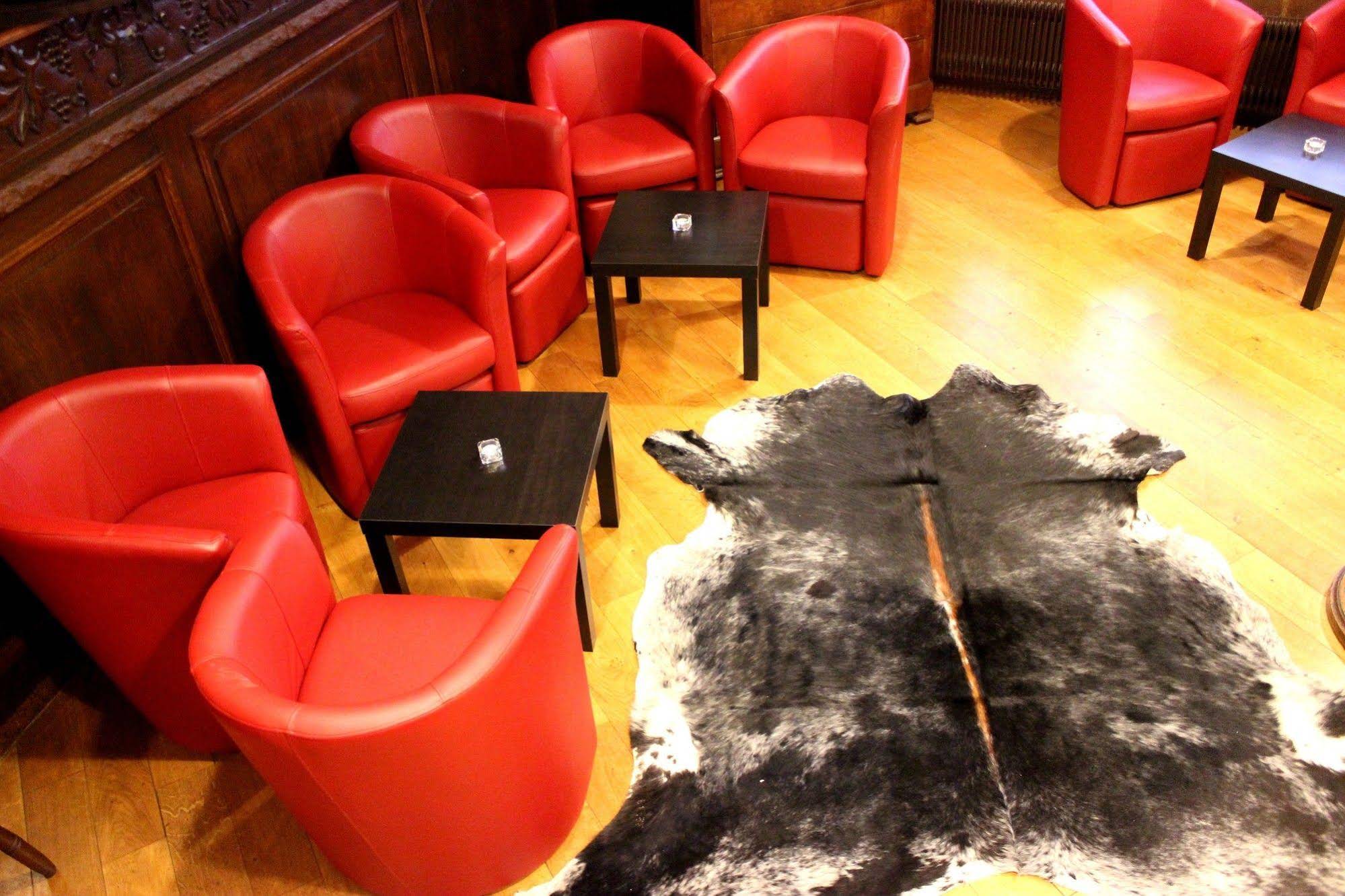 A La Maison Rouge