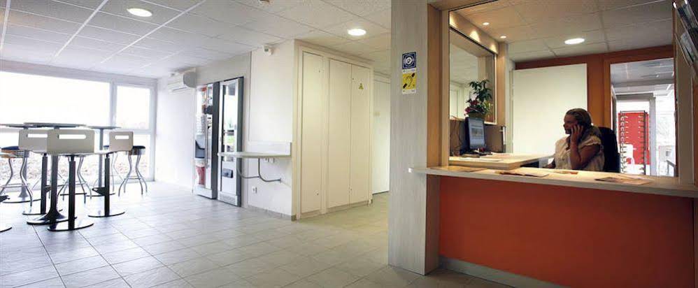 Sweet and Smart Hotel