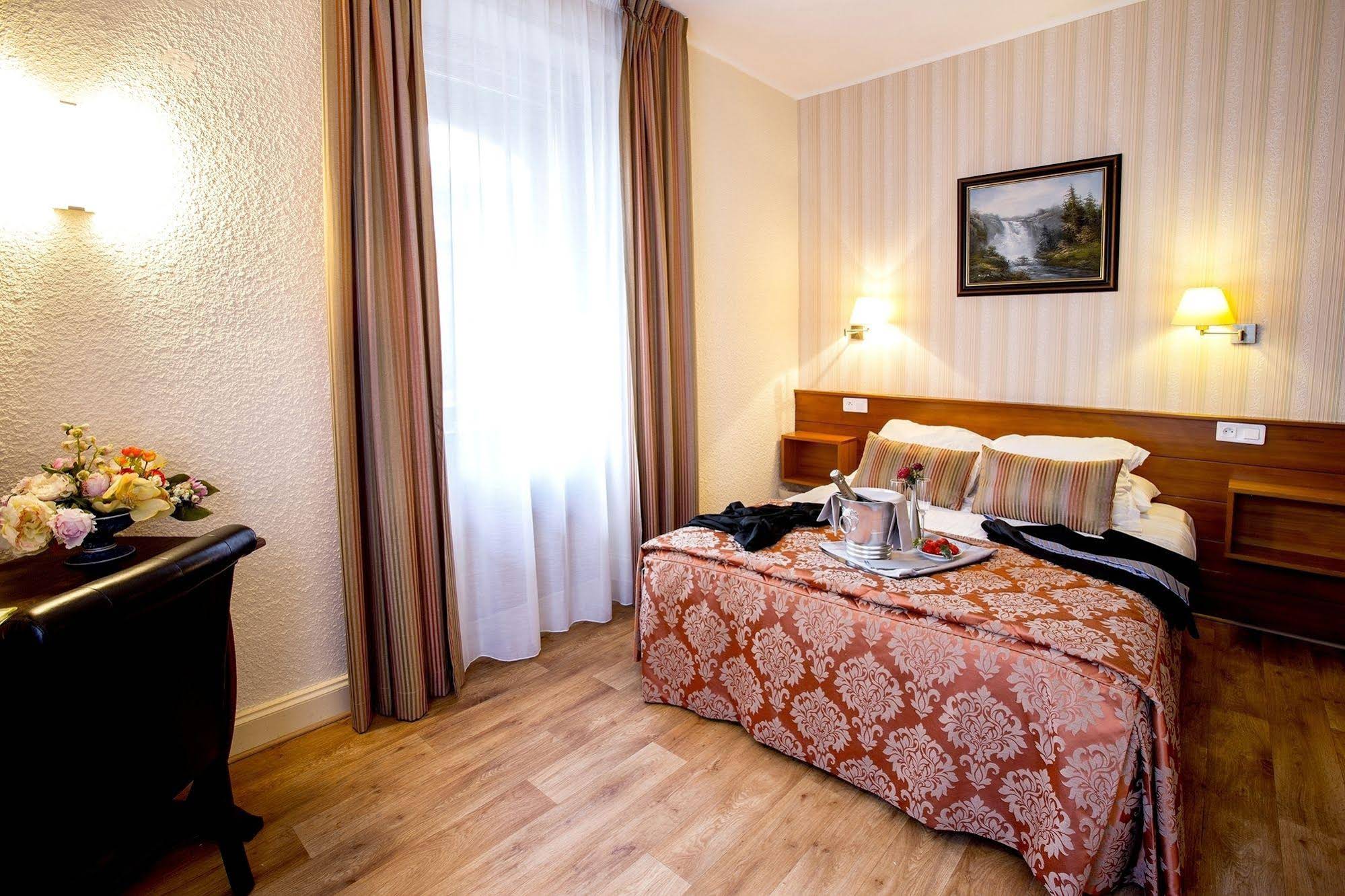 Hotel La Tete Des Faux