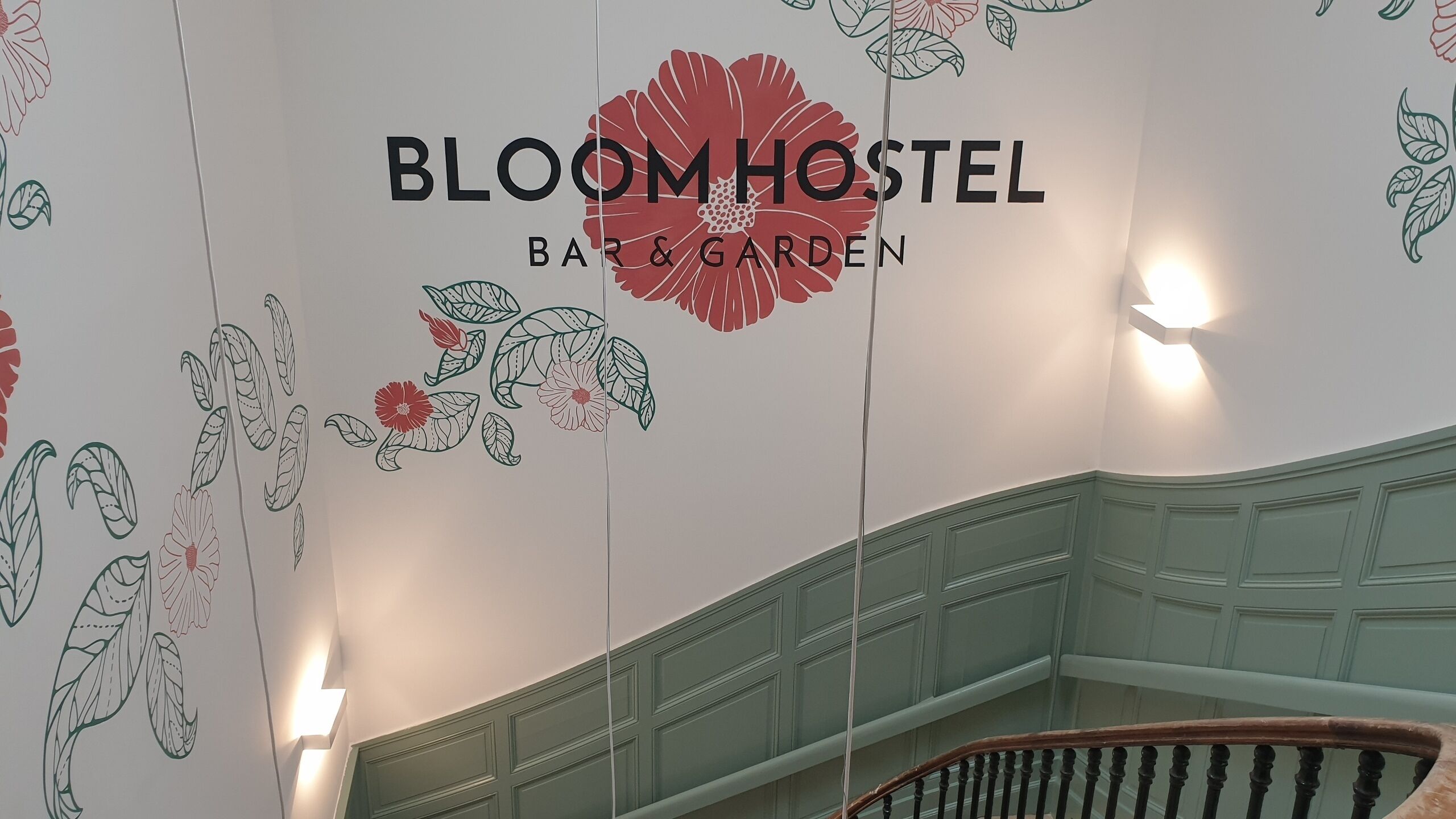 Bloom Hostel Bar Garden