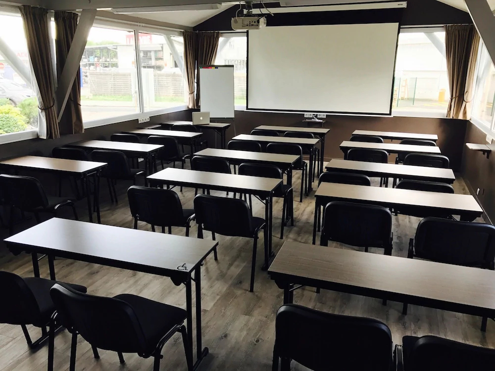 Hotel Wood Inn Bordeaux Aeroport