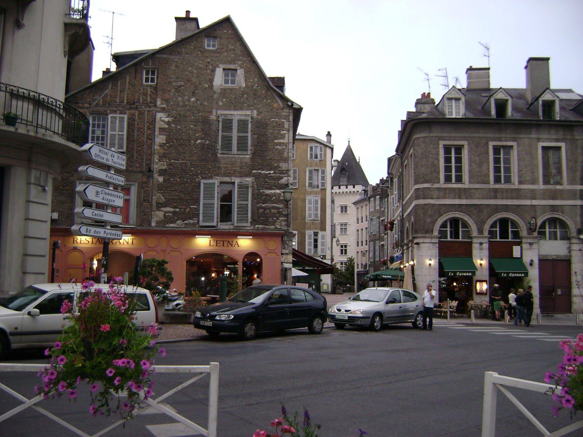 Adour