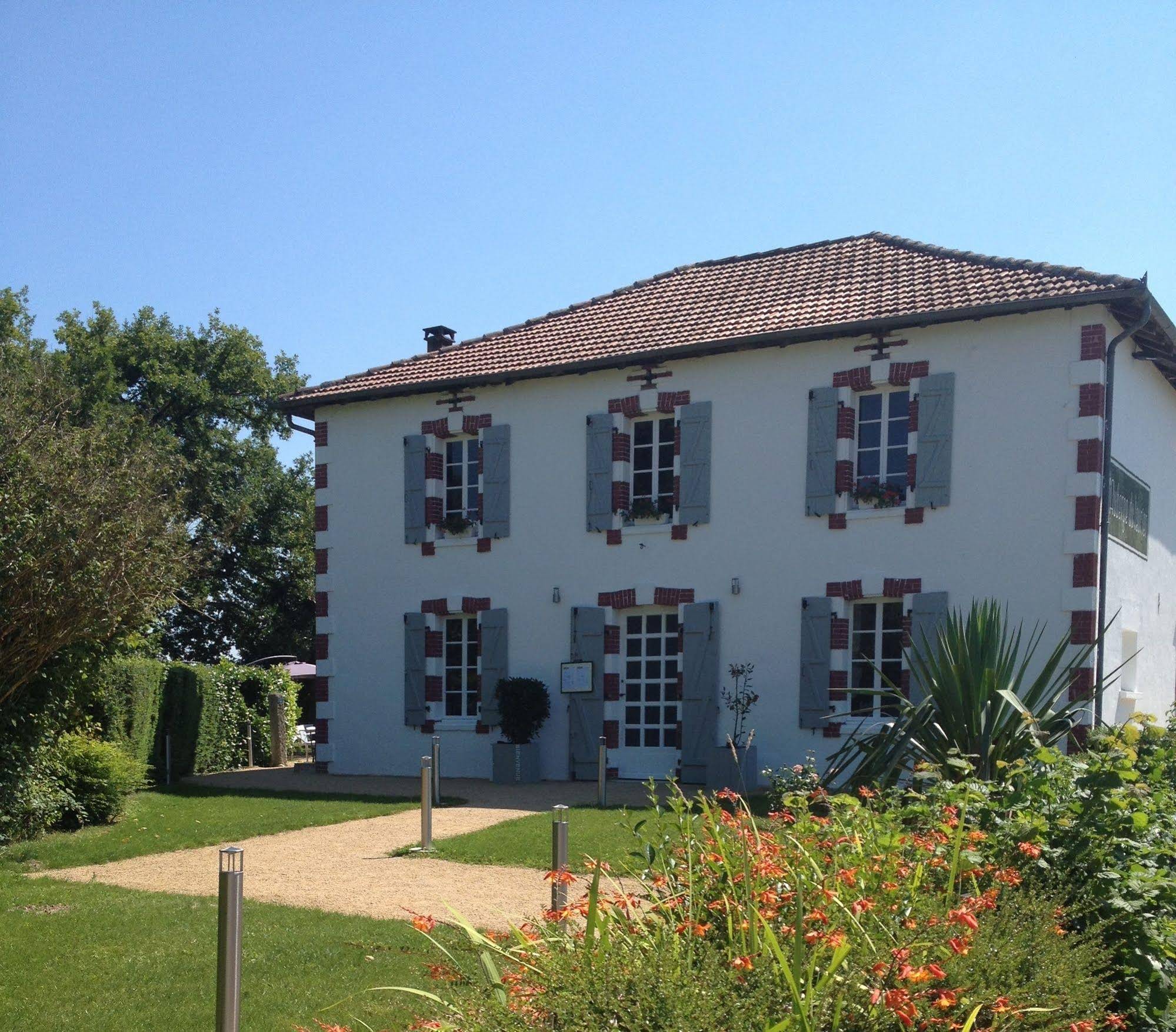 Hotellerie La Petite Couronne