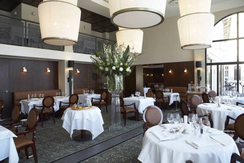 Le Cafe de Paris