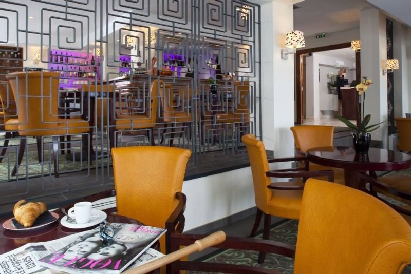 Le Cafe de Paris