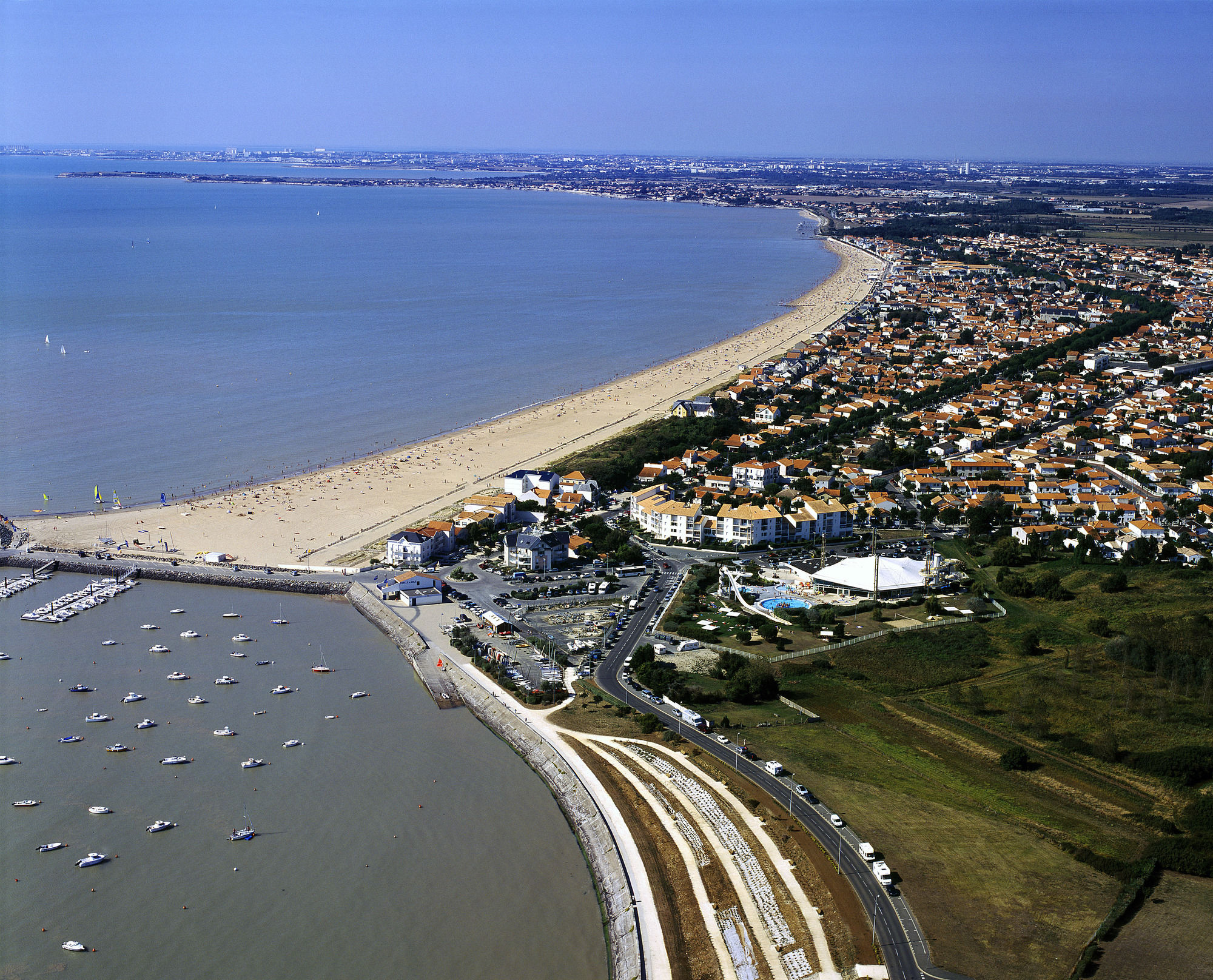 Les Flots - Hotel & Restaurant