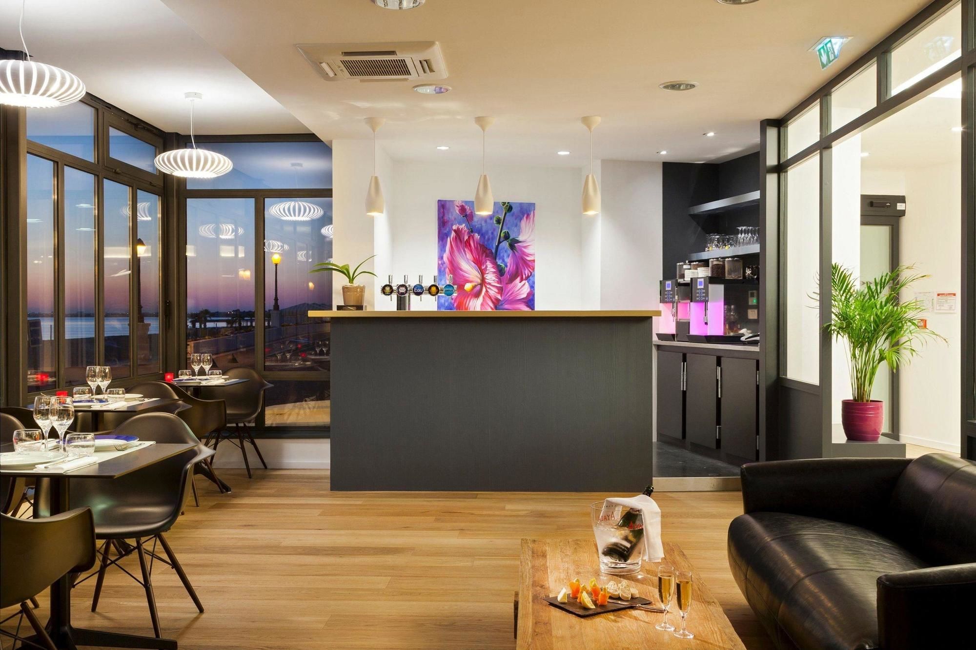 Les Flots - Hotel & Restaurant