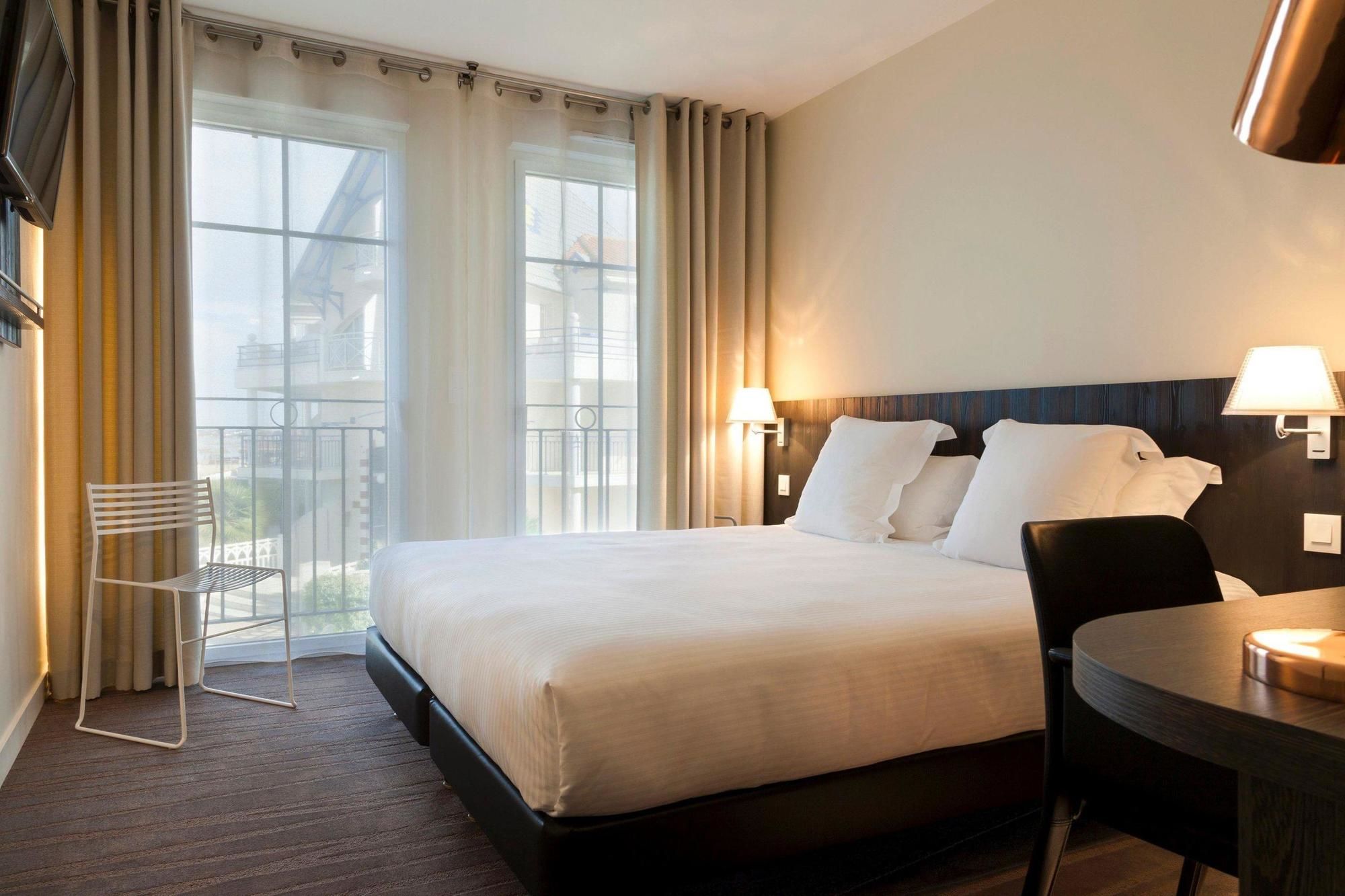 Les Flots - Hotel & Restaurant