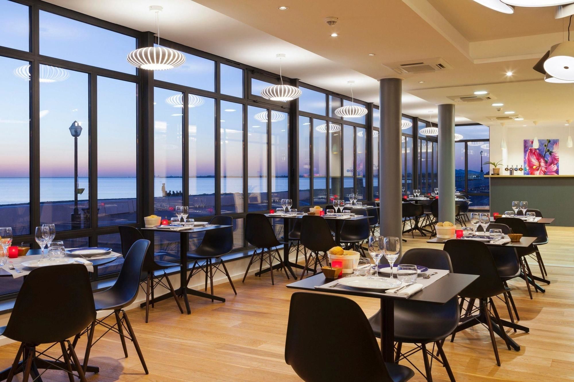 Les Flots - Hotel & Restaurant