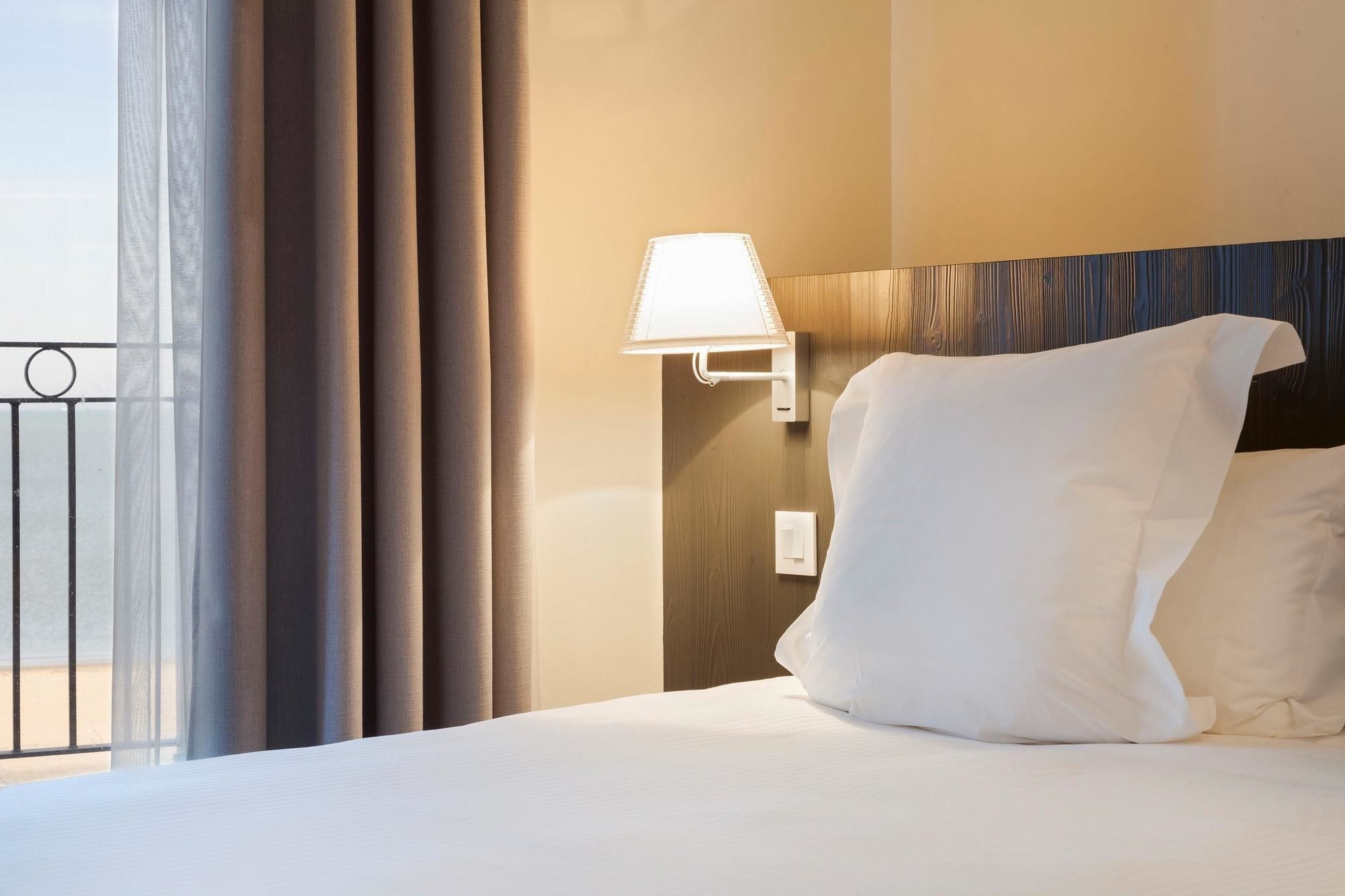Les Flots - Hotel & Restaurant