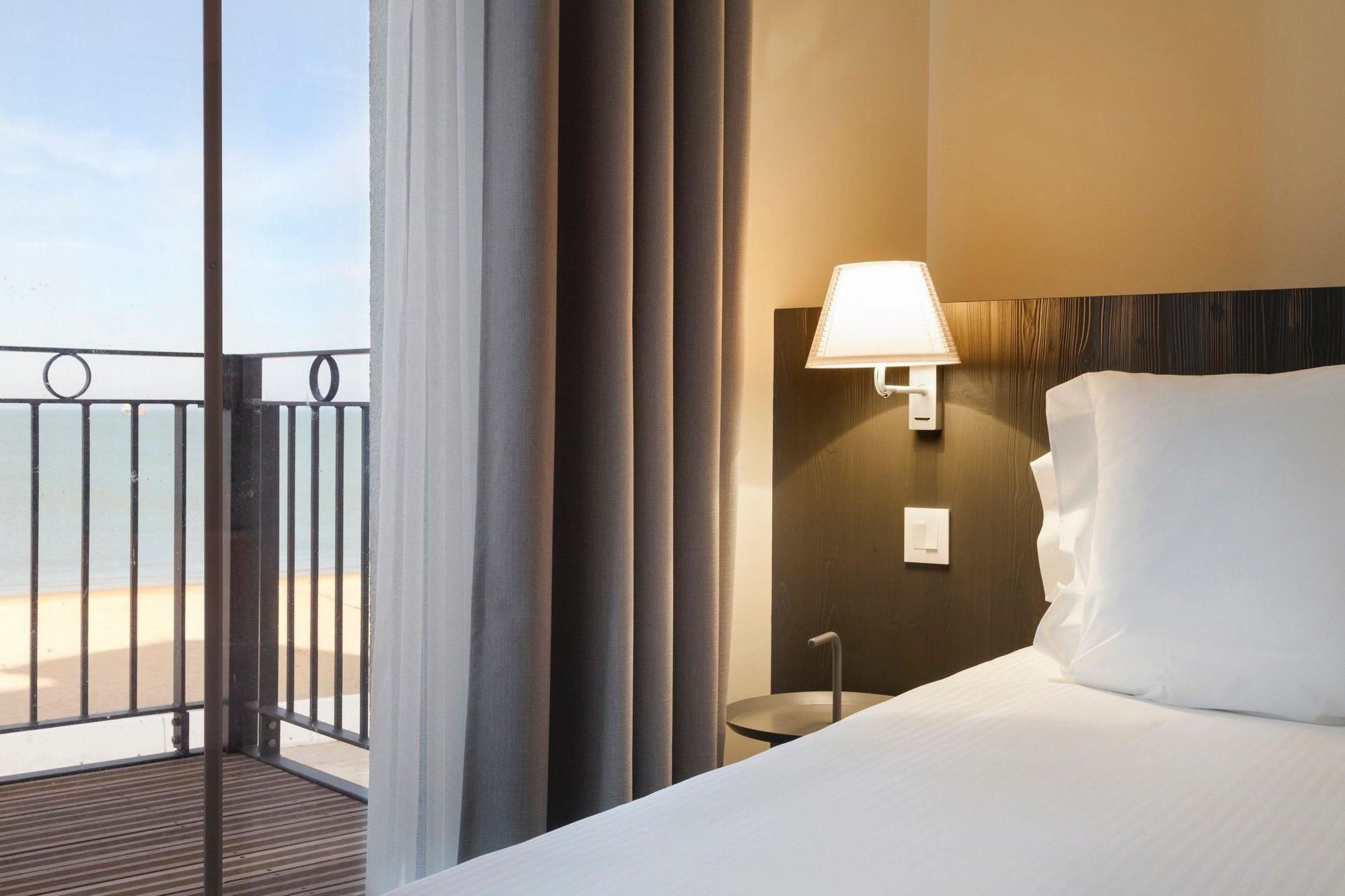 Les Flots - Hotel & Restaurant