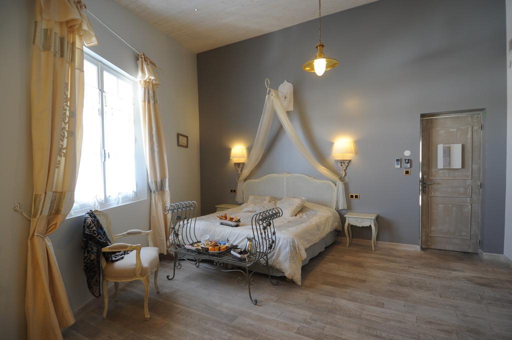 Des Portes