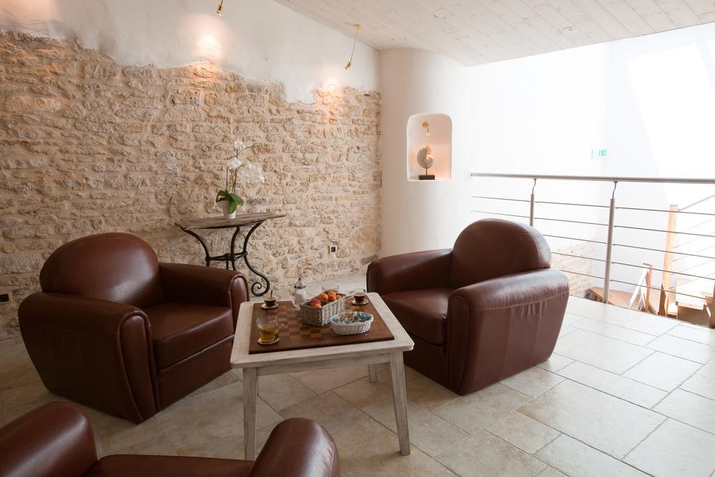 Des Portes