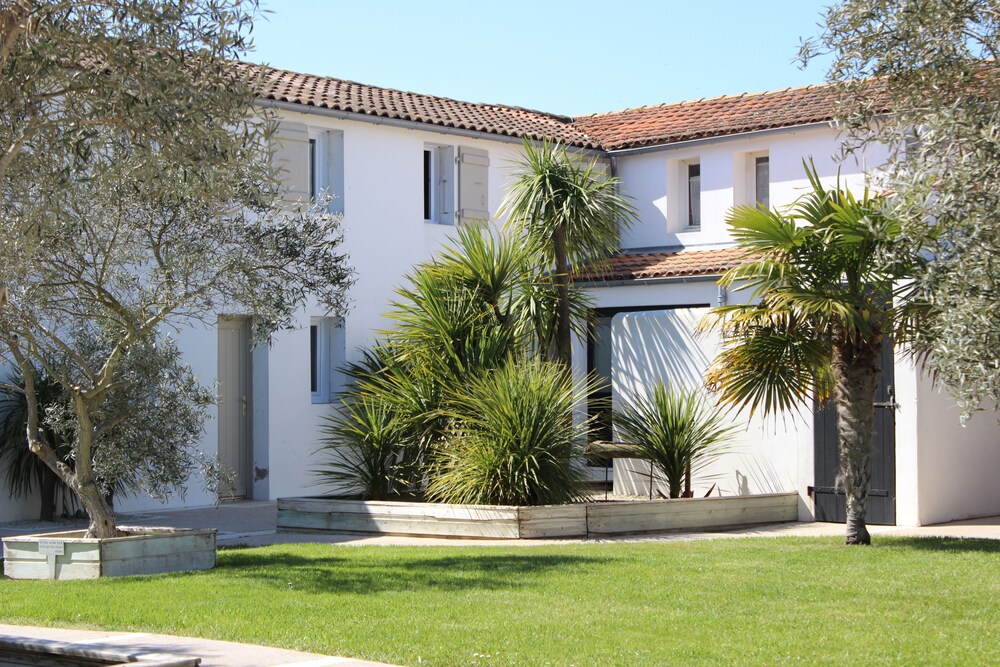 Les Minutias Village