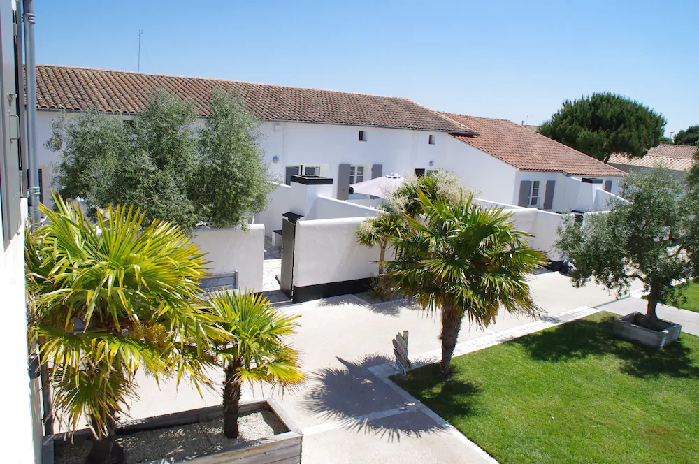 Les Minutias Village