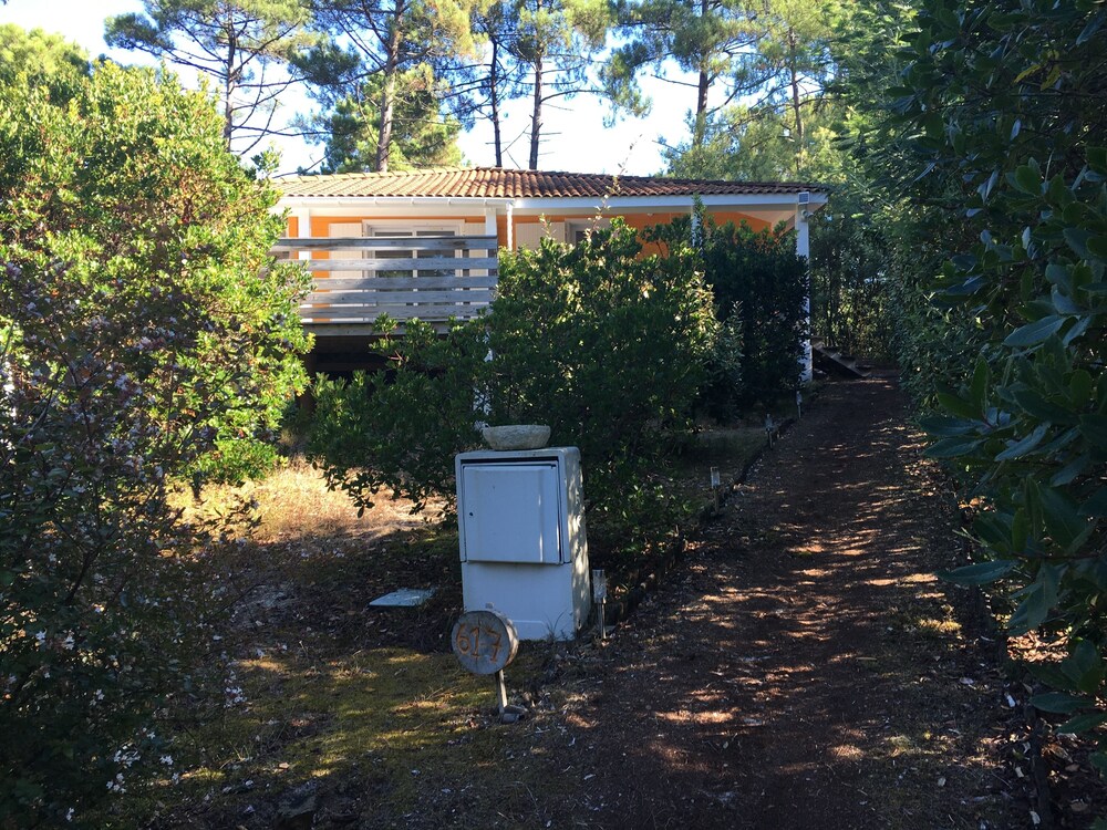 Chalet Orange Naturiste la Jenny