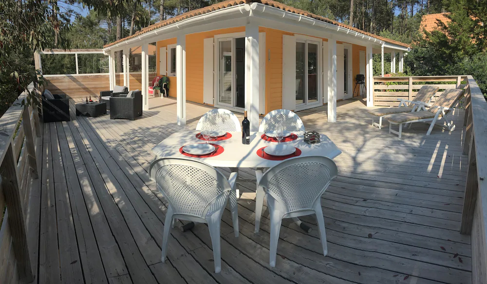 Chalet Orange Naturiste la Jenny