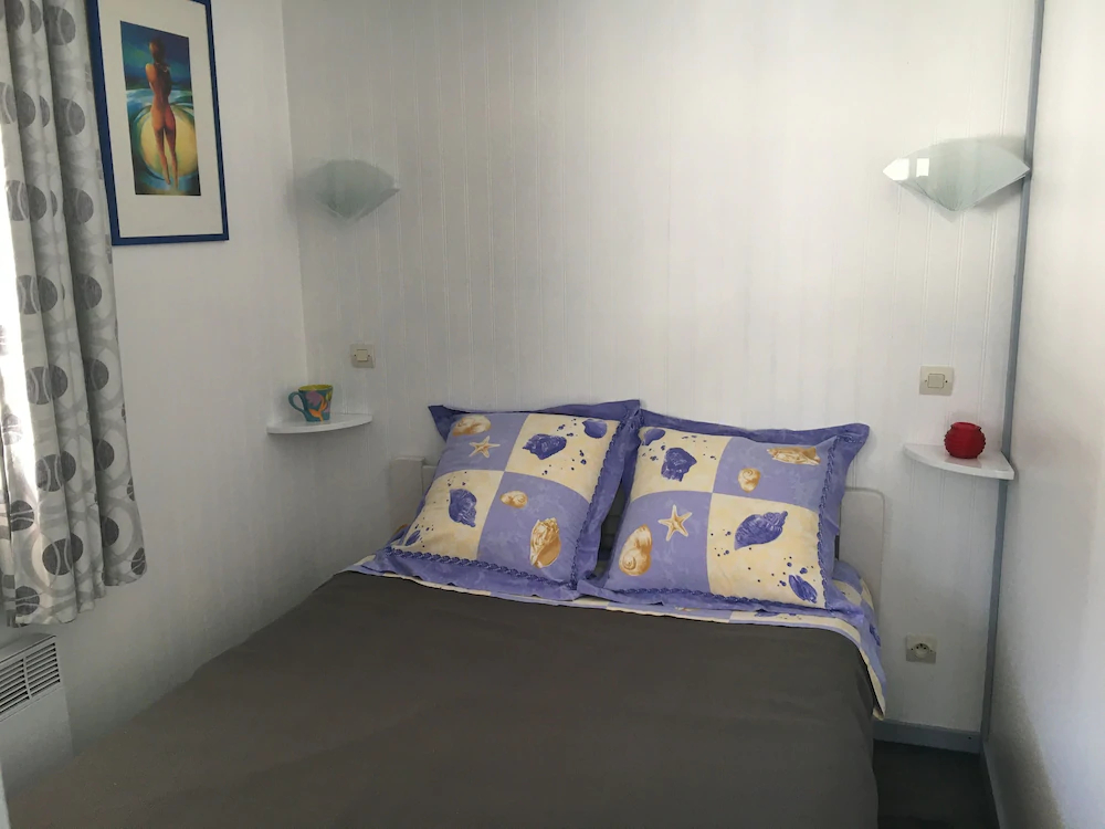 Chalet Orange Naturiste la Jenny