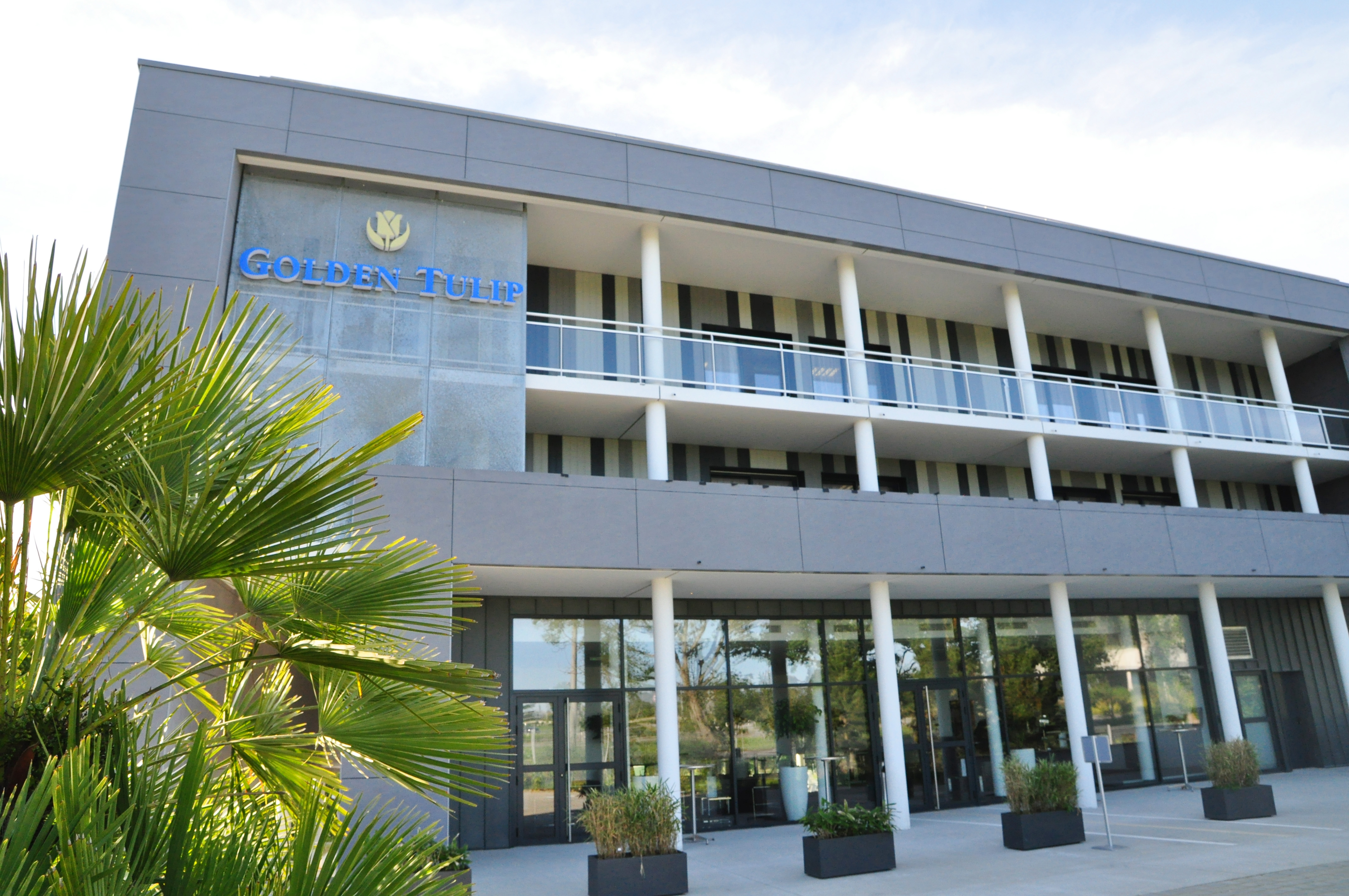 Golden Tulip Pornic Suites