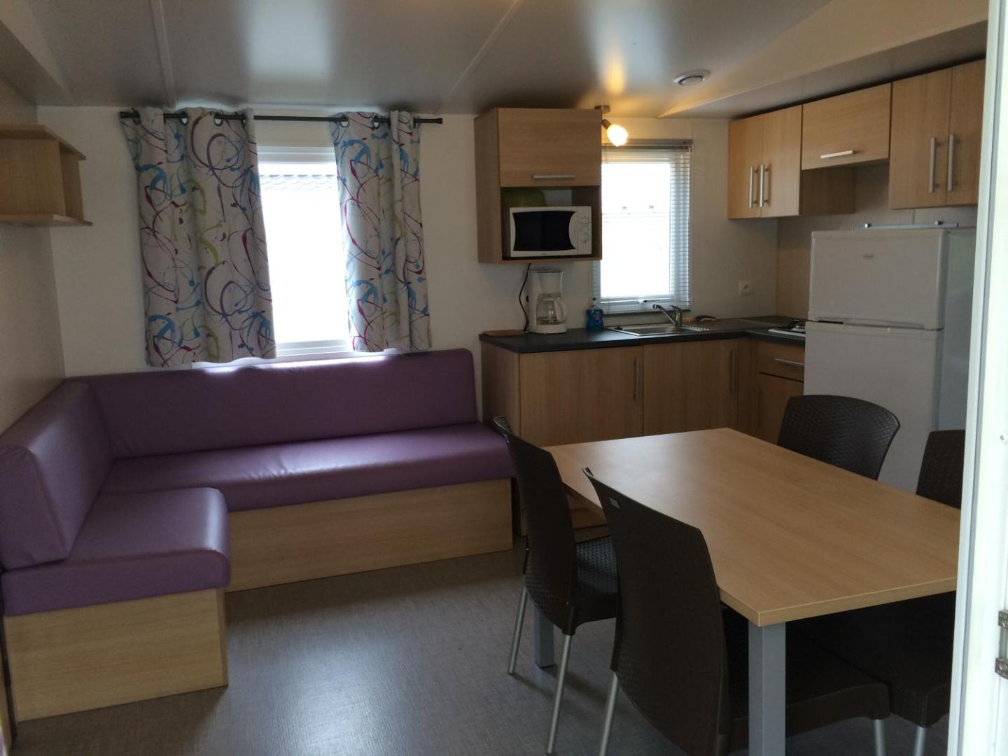 Mobil Home Dans Camping Mussonville