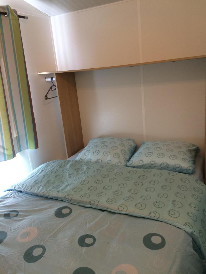 Mobil Home Dans Camping Mussonville