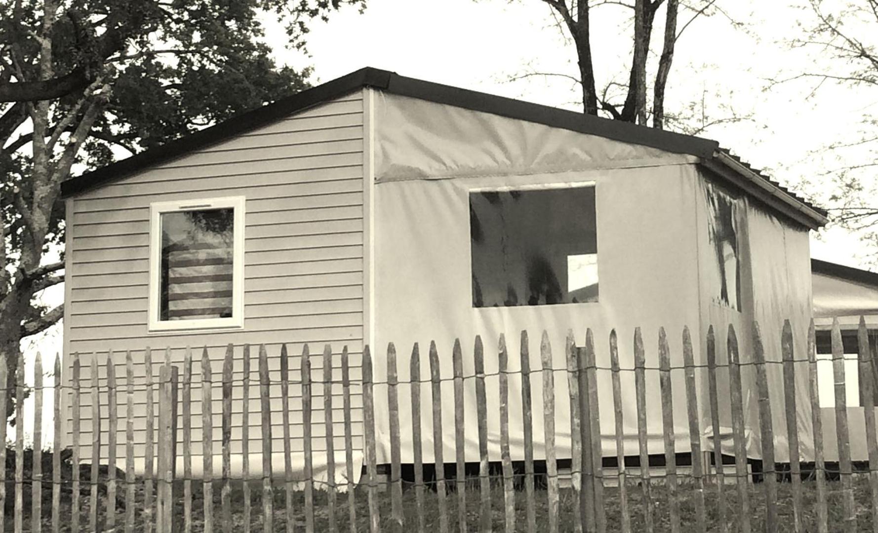 Mobil Home Dans Camping Mussonville